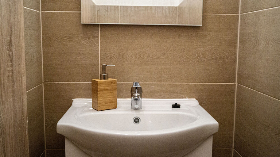 Bathroom 3, Chic Apartment Near Downtown, Wien
