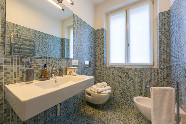 Bathroom 4, Villa Meraviglia, Como