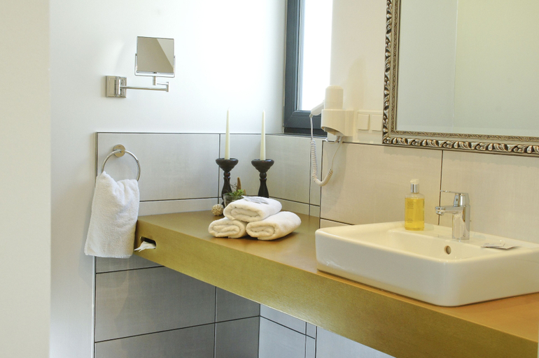 Bathroom 5, Hotel Athen Kelsterbach Airport, Groß-Gerau