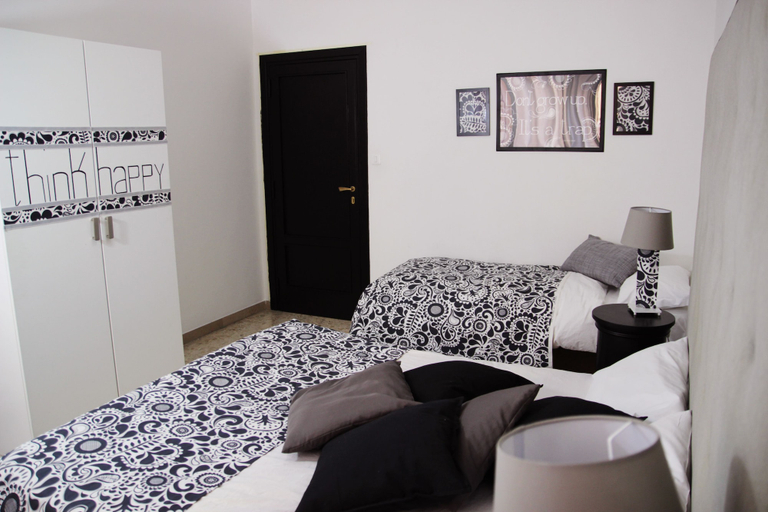 Bedroom 5, Iron Bridge Accomodation, Rome