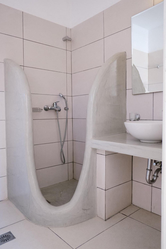 Bathroom 5, Sunshine Garden, Crete