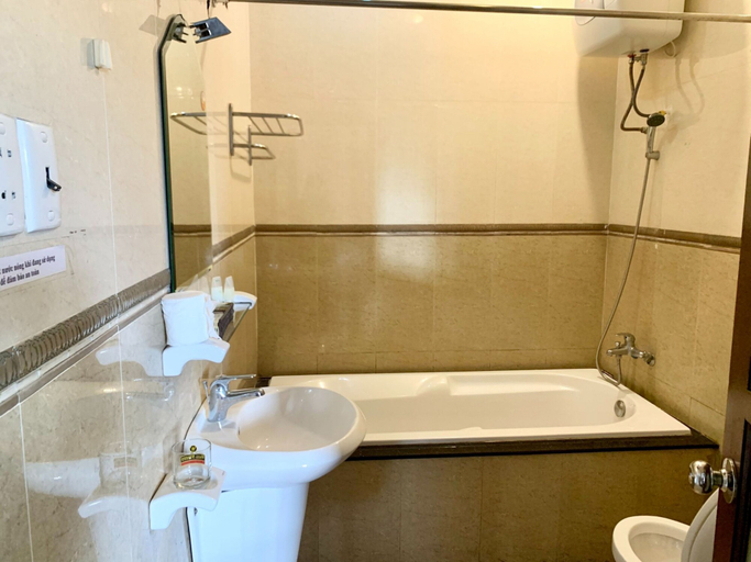 Bathroom 3, Nhat Huy Hotel, Đà Lạt