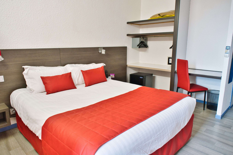 Bedroom 3, Hôtel des 2 golfs, Aude