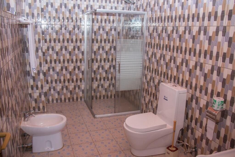 Bathroom, Delta Resort Hotel, Karongi