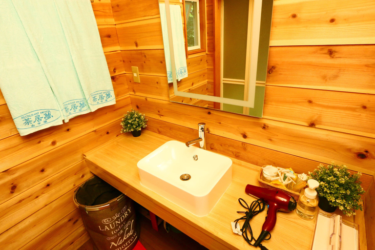 Bathroom 3, Rental Villa Cachette, Oshino
