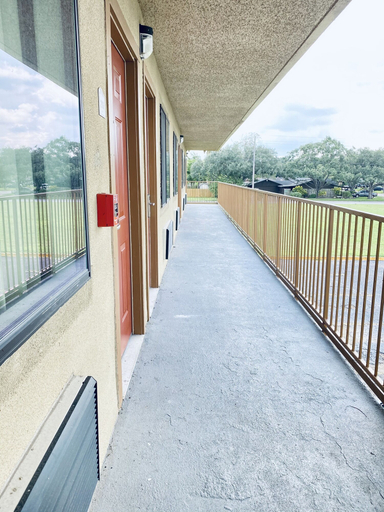 Others 5, Executive Inn Kingsville, Kleberg