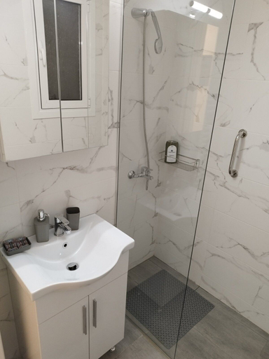 Bathroom 3, Zeus Apartment, Attica