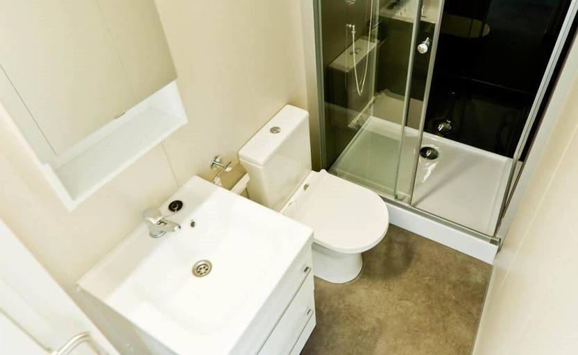 Bathroom 4, Camping & Bungalows Portuondo, Vizcaya