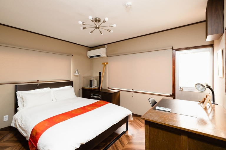 Bedroom 3, En Sagisu OF1, Osaka