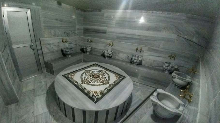 Bathroom 5, Crystall Hotel, Merkez