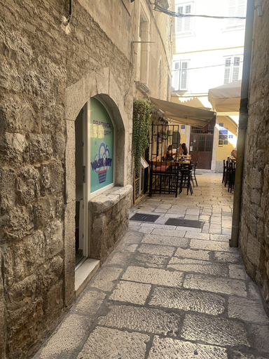 Others 5, Tortosa Stari Grad, Split