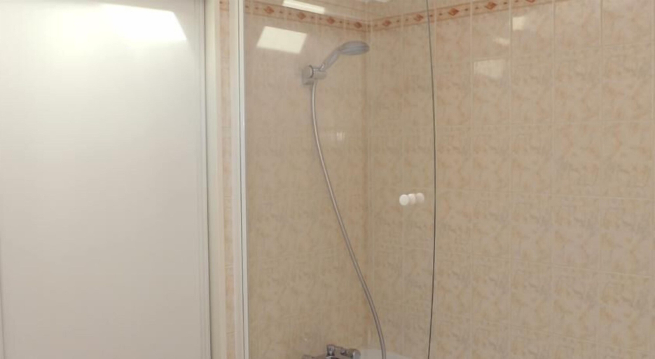 Bathroom 5, A La Suite du Jardin de L'Isle, Isère
