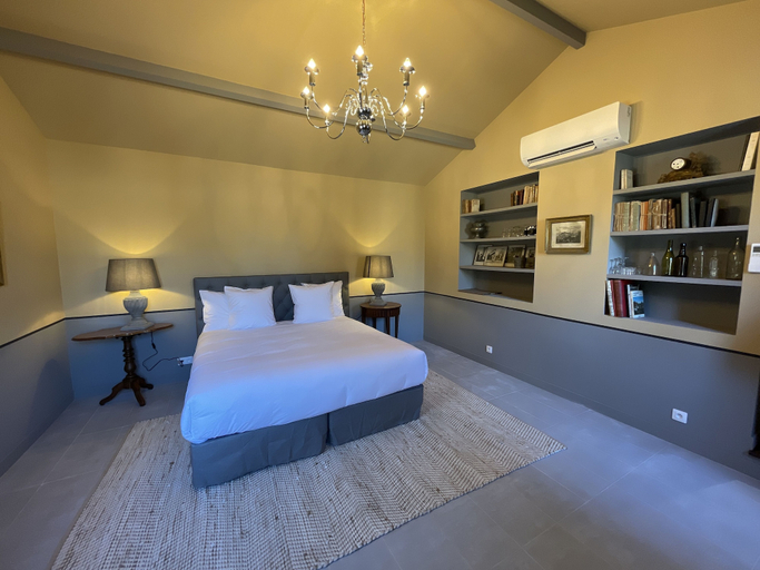 Bedroom 2, Le Fruit Défendu, Hauts-de-Seine
