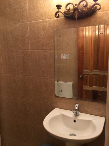 Bathroom 4, EM Royalle Hotel & Beach Resort, San Juan