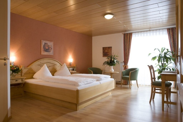 Bedroom 3, Gasthof zur Burg, Waldshut
