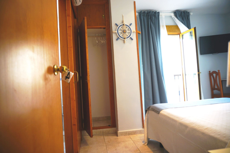 Bedroom 3, Hostal Salitre, Cádiz