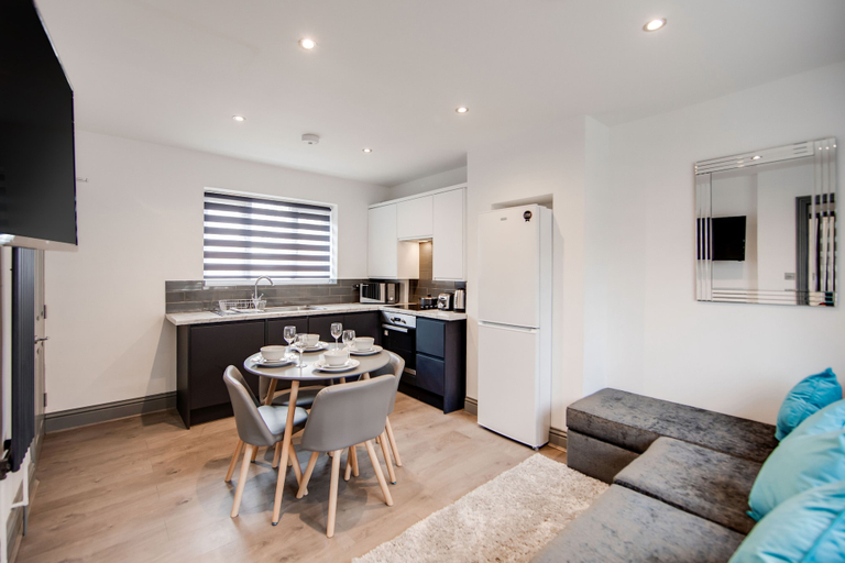 Others 5, 4 Bed - Sleeps 6 - Private Garden - Free Parking, Kent