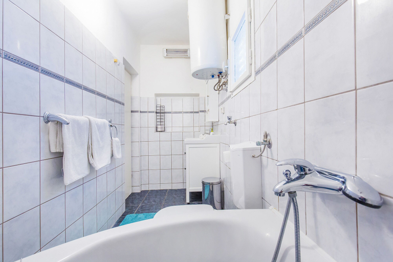 Bathroom 3, Steps Old Town Apartments by Irundo, Dubrovnik