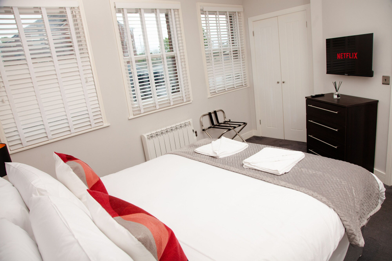 Bedroom 2, High Life Luxury Serviced Apartments, Swindon