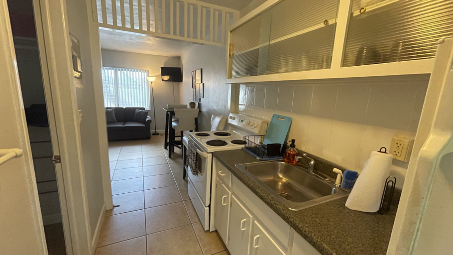 Others 5, Petrina Studio Apartment, Broward
