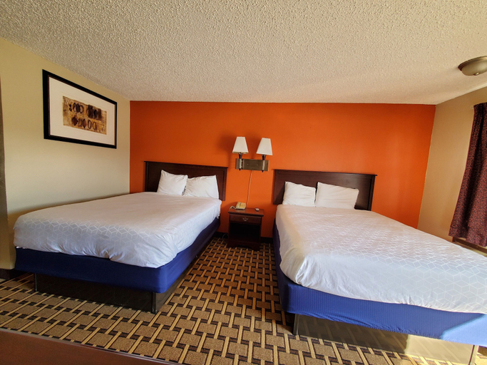 Bedroom 5, Relax Inn Henryetta, Okmulgee
