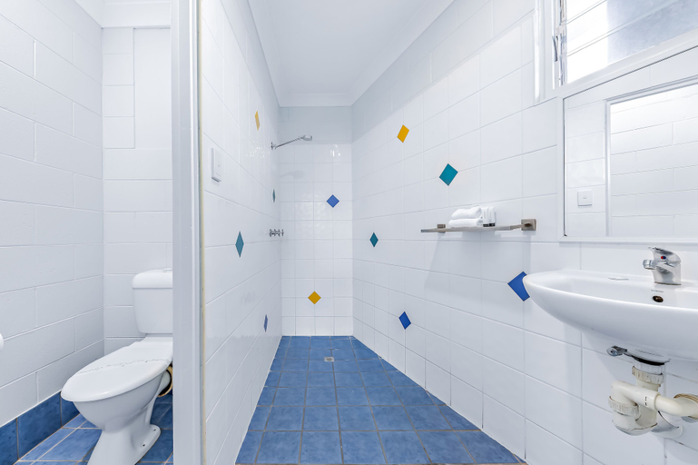 Bathroom, Airlie Sun & Sand Accommodation Studio 1, Whitsunday
