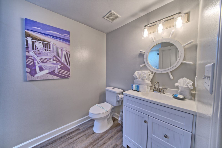 Bathroom 3, Shores of Panama 1625, Bay