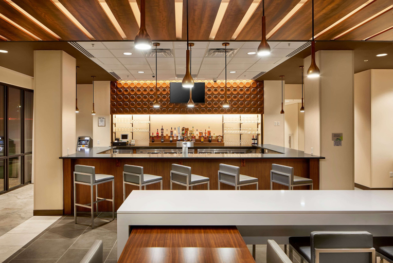 Food & Drinks 4, Wingate by Wyndham Hurricane WV, Putnam