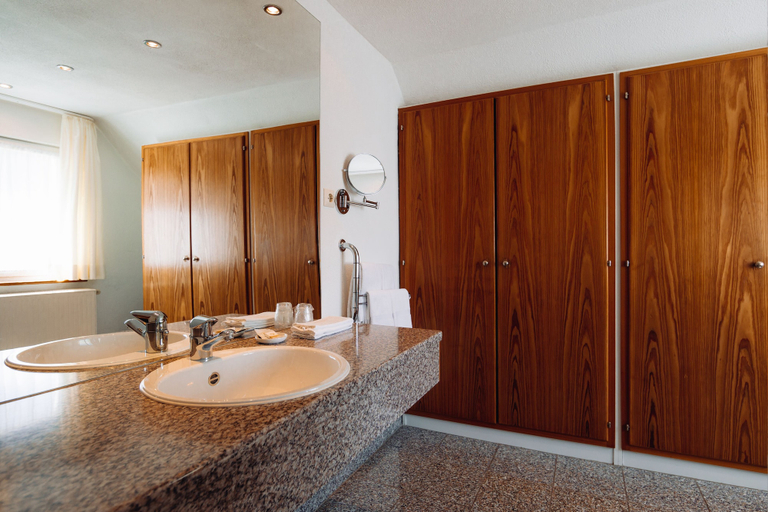 Bathroom 5, Hotel am Mühlbach, Rastatt