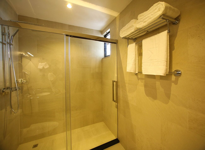 Bathroom 4, Daamat Hotel, Addis Abeba