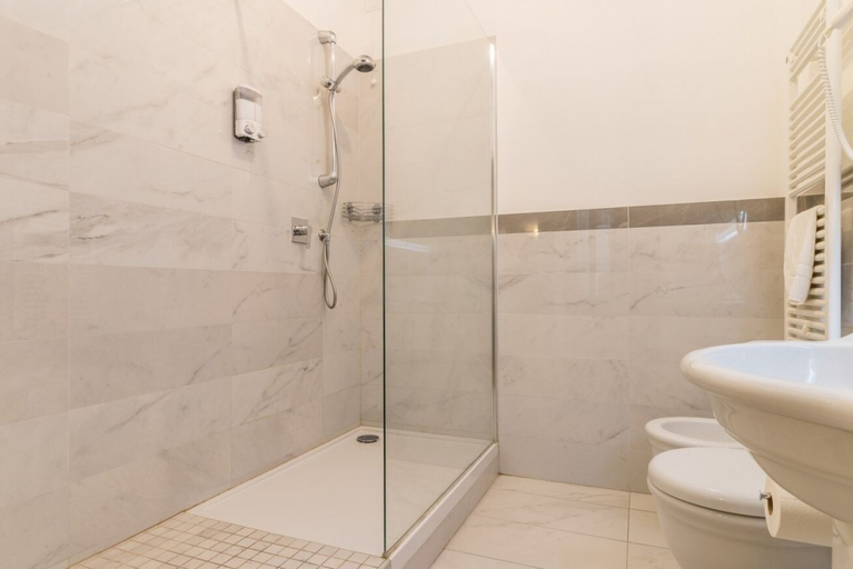 Bathroom 5, Palazzo Da Ponte, Venezia