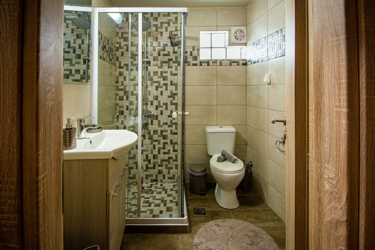 Bathroom 3, Cozy Flat Attic near Beach & Venetian Port, Crete