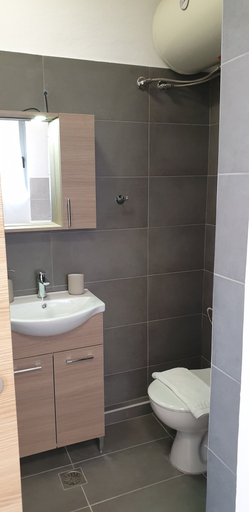 Bathroom 3, AVR DELUXE SUITES 6 AIRPORT FREE SHUTTLE, Attica