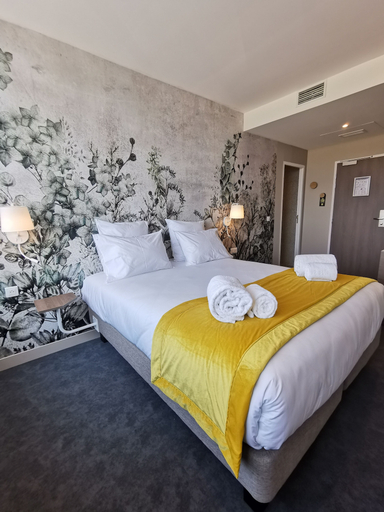 Bedroom 4, Aux Ateliers, Doubs