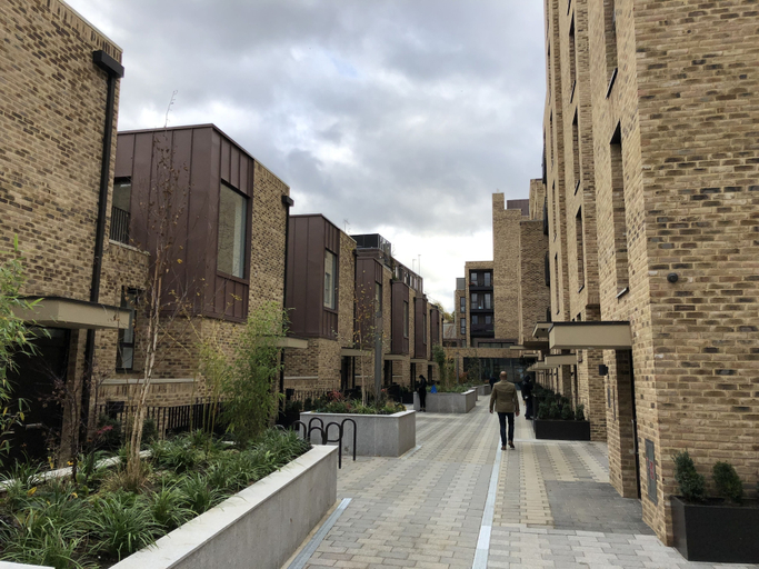 Exterior & Views 2, Luxury 2 Bed 2 Bath Apartments next to kings cross, London