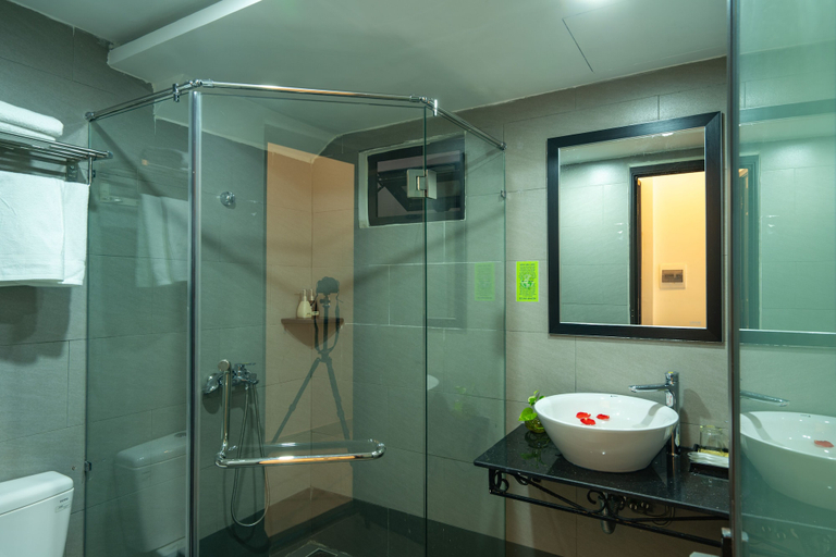 Bathroom 3, Old Lane Homestay, Da Nang