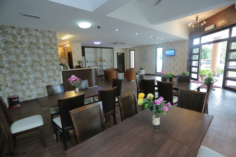 Food & Drinks 2, JAM Hotel near ERL Salak Tinggi Sepang, Sepang
