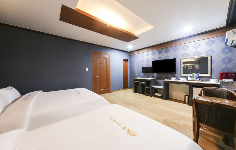 Bedroom 2, M Boss Motel, Muan