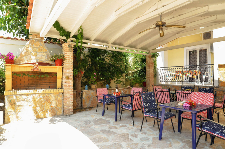 Food & Drinks 4, Ni-Mar Studios & Apartments, Ionian Islands