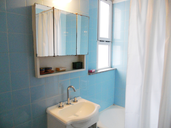 Bathroom, Santa Fe & Carranza By Foreign In Baires, Distrito Federal