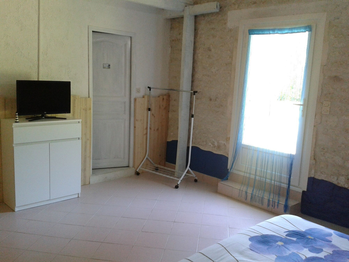 Bedroom 2, Domaine L'Albizia, Charente-Maritime