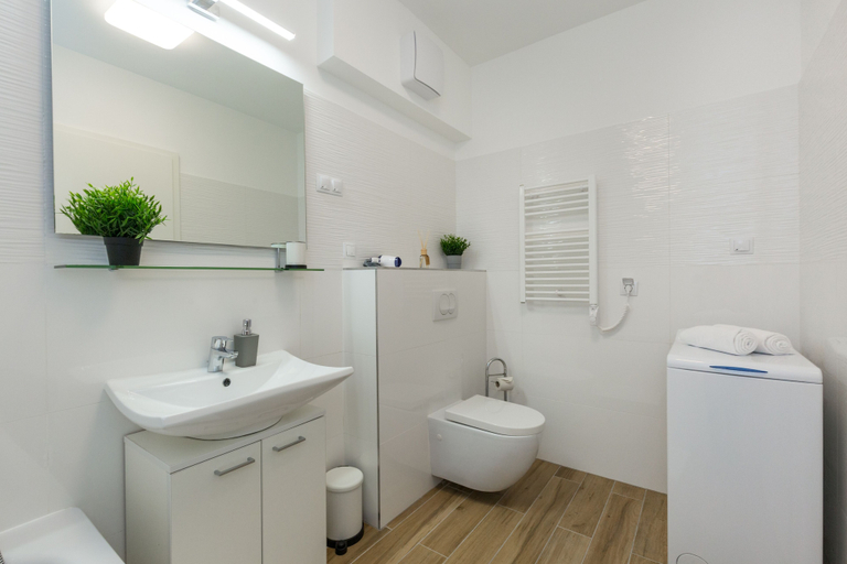 Bathroom 3, Budapest Downtown Residence, Budapesti