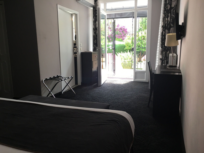 Bedroom 3, Hotel Molière, Alpes-Maritimes