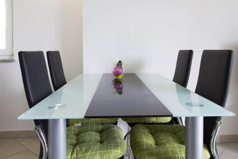Others 5, Nada Apartmani, Pula