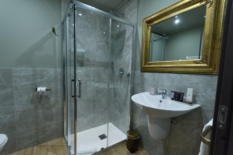 Bathroom 3, INTOMILAN  Galleria Duomo - Boutique & Design Aparthotel, Milano