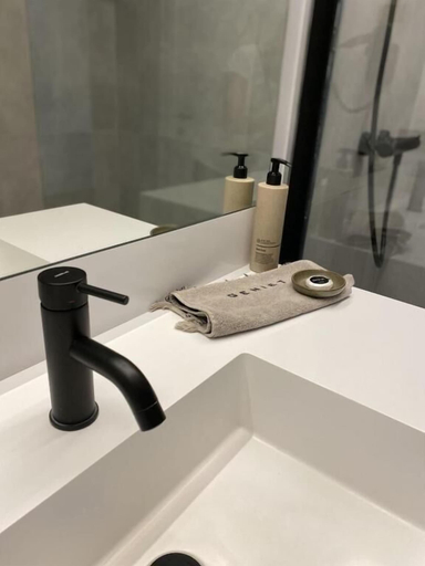 Bathroom 3, Factory Hotel, Oost-Vlaanderen