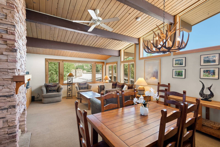 Food & Drinks 4, Aspenwood by iTrip Aspen Snowmass, Pitkin