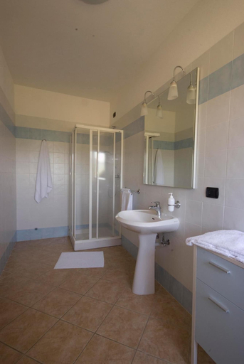 Bathroom 5, Agriturismo Macinatico 1, Siena