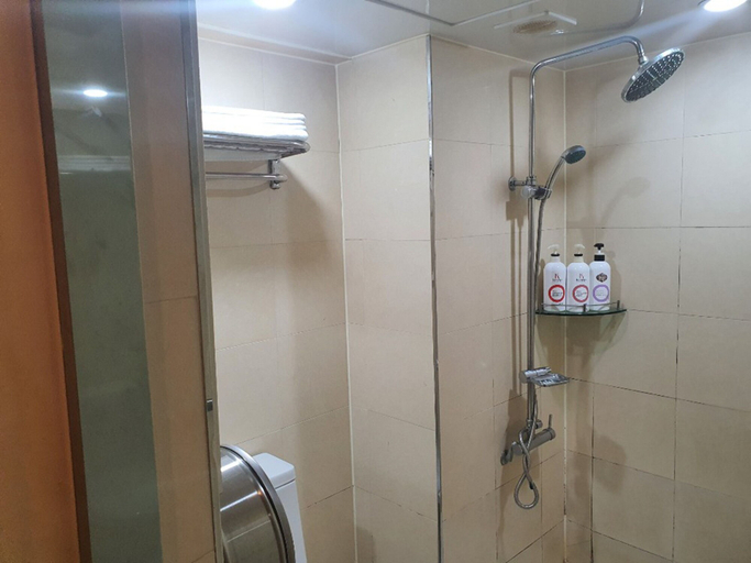 Bathroom 3, Daily Heaven Hotel, Pyeongtaek