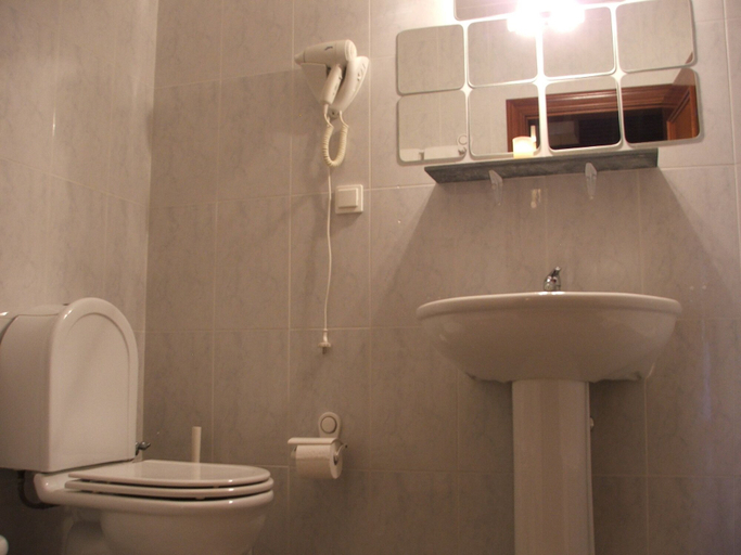 Bathroom 4, Solar dos Marcos Rural Accommodation, Mogadouro